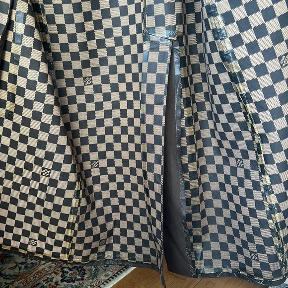 Original Louis Vuitton rain coat - Picture 8 of 14